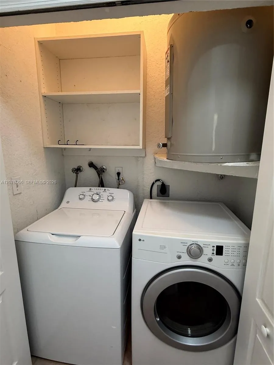 15957 SW 54th Ter Miami, FL 33185