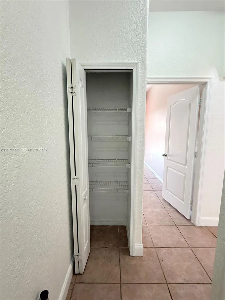 15957 SW 54th Ter Miami, FL 33185