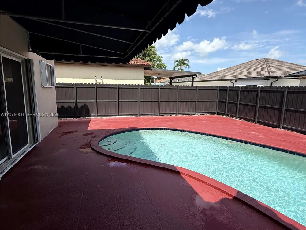 15957 SW 54th Ter Miami, FL 33185