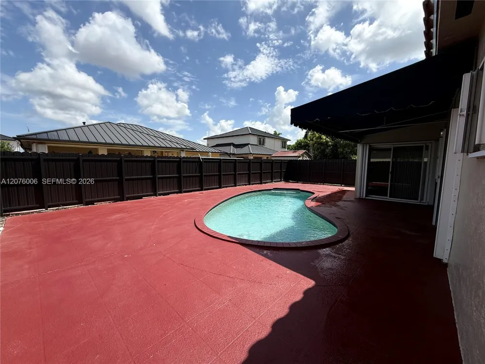 15957 SW 54th Ter Miami, FL 33185