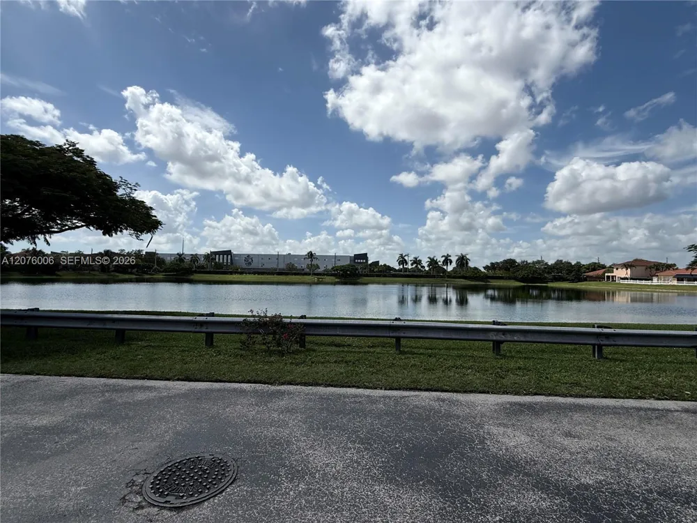 15957 SW 54th Ter Miami, FL 33185