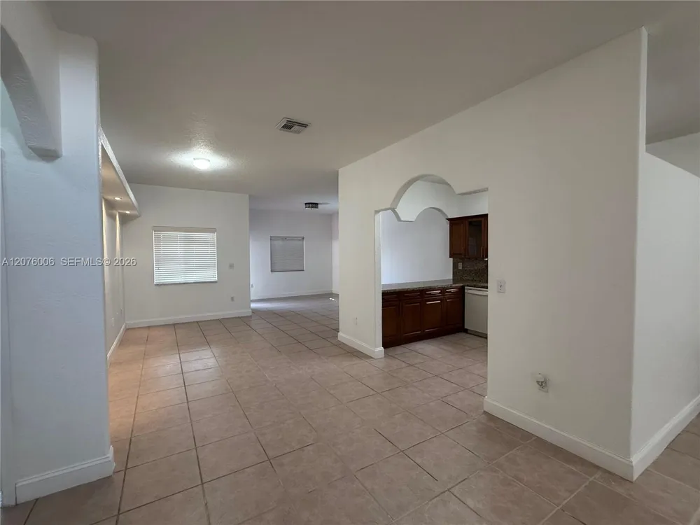 15957 SW 54th Ter Miami, FL 33185