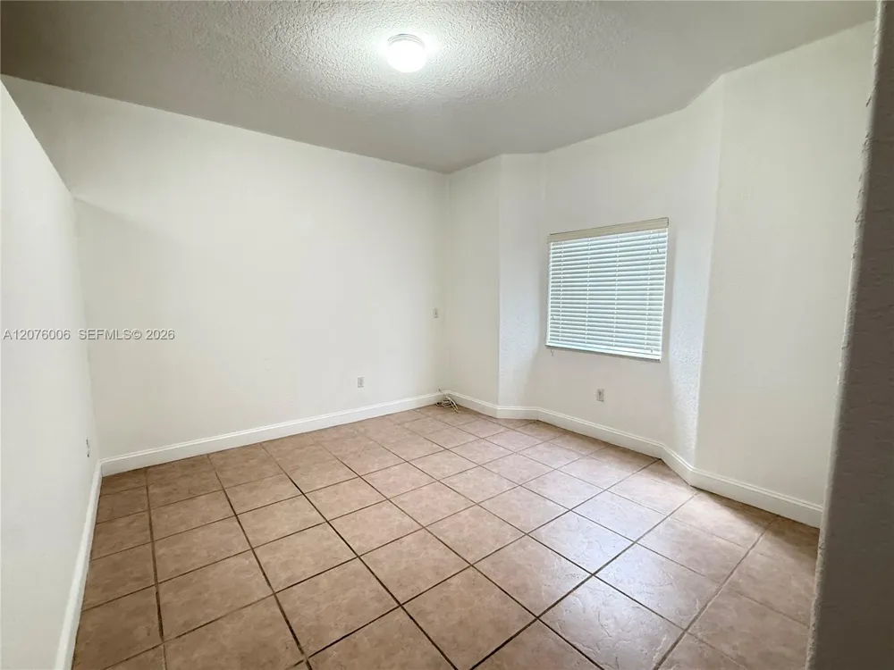 15957 SW 54th Ter Miami, FL 33185