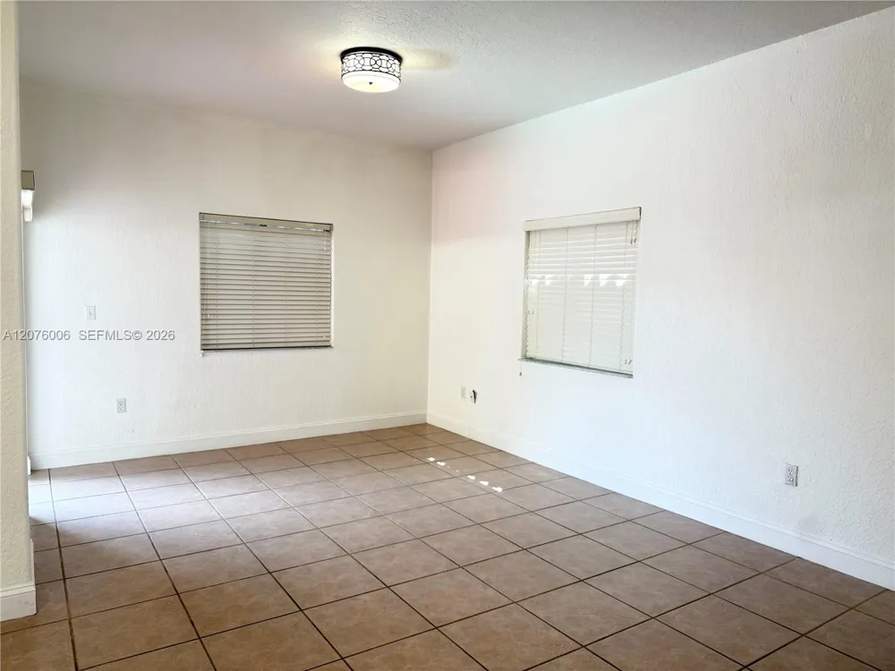 15957 SW 54th Ter Miami, FL 33185