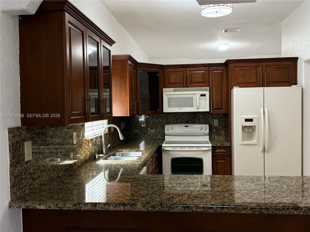 15957 SW 54th Ter Miami, FL 33185