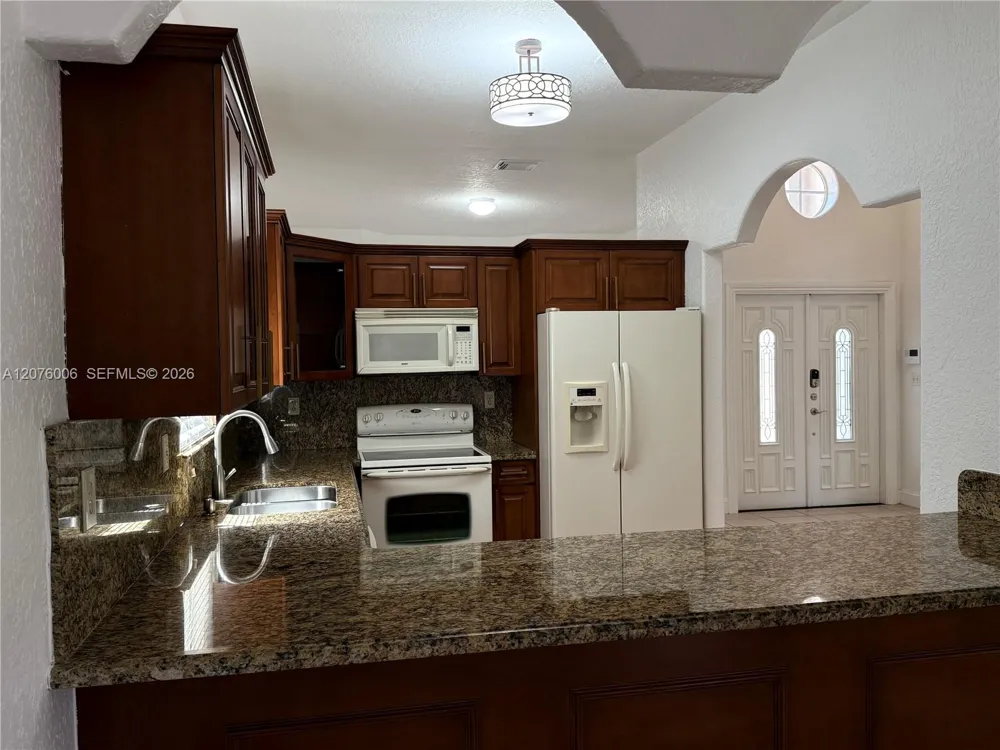 15957 SW 54th Ter Miami, FL 33185