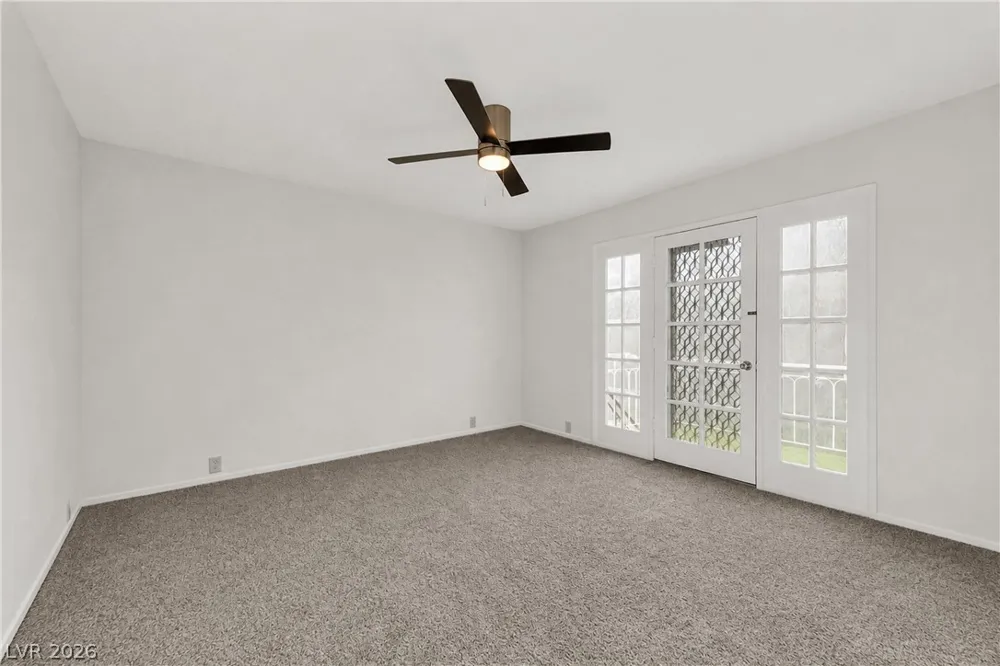 566 Tam O Shanter Las Vegas, NV 89109