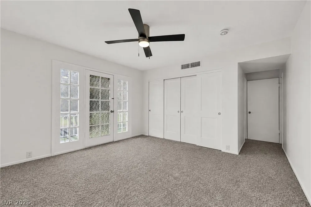 566 Tam O Shanter Las Vegas, NV 89109