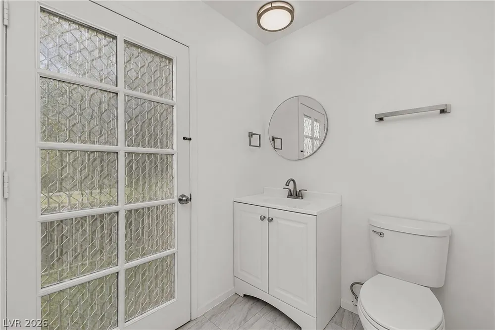 566 Tam O Shanter Las Vegas, NV 89109