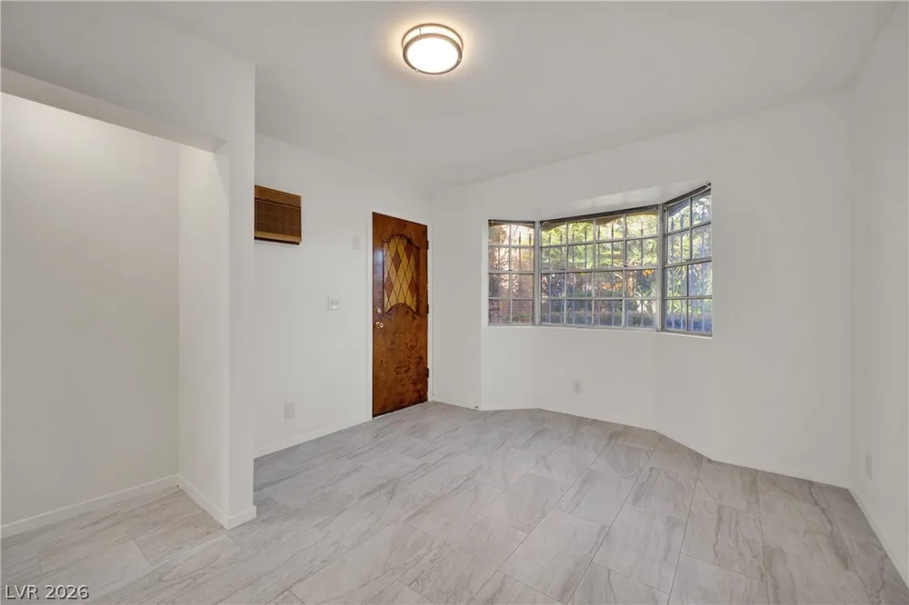 566 Tam O Shanter Las Vegas, NV 89109