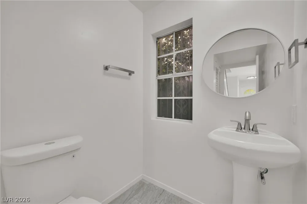 566 Tam O Shanter Las Vegas, NV 89109