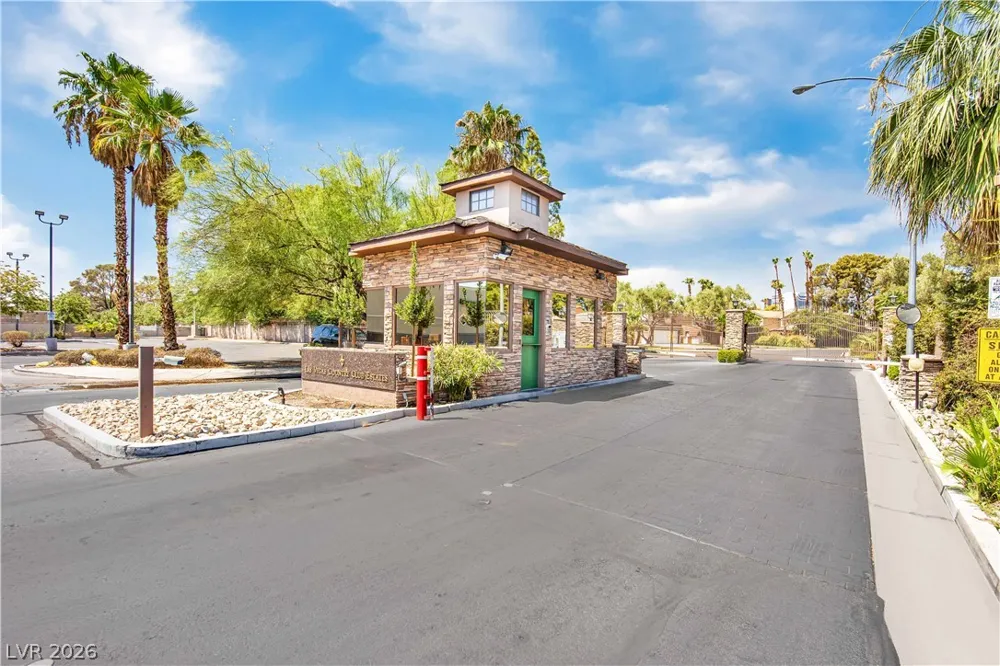 566 Tam O Shanter Las Vegas, NV 89109
