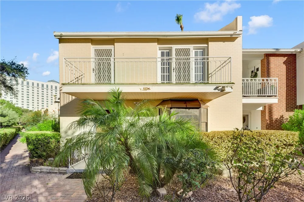 566 Tam O Shanter Las Vegas, NV 89109