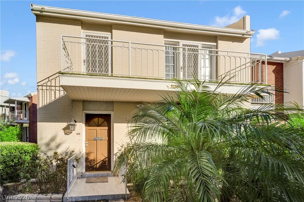 566 Tam O Shanter Las Vegas, NV 89109