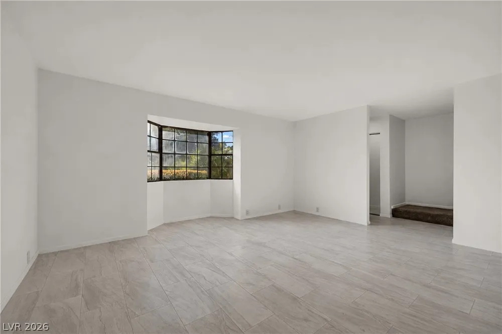566 Tam O Shanter Las Vegas, NV 89109