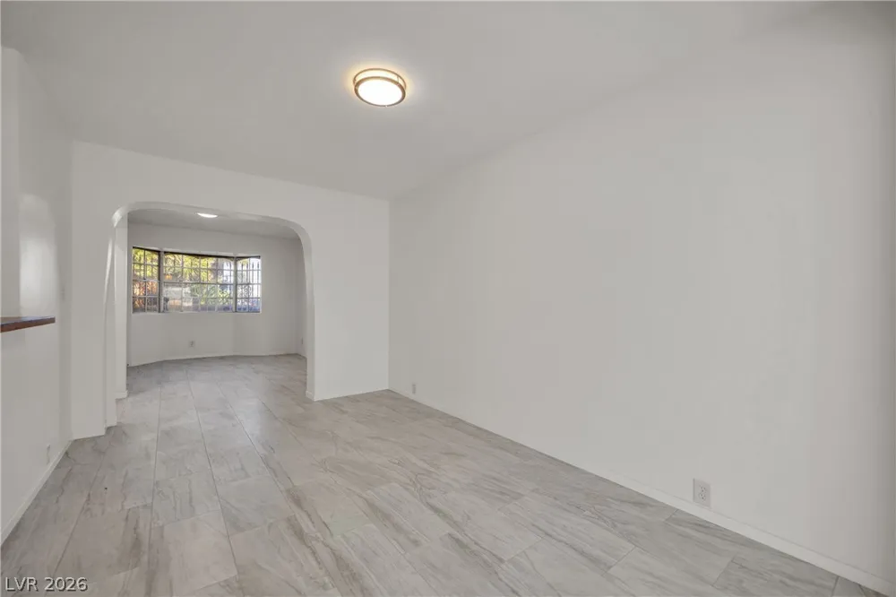566 Tam O Shanter Las Vegas, NV 89109