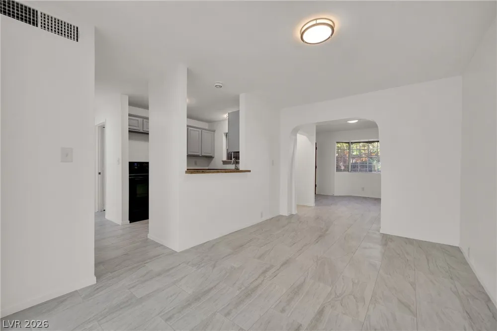 566 Tam O Shanter Las Vegas, NV 89109