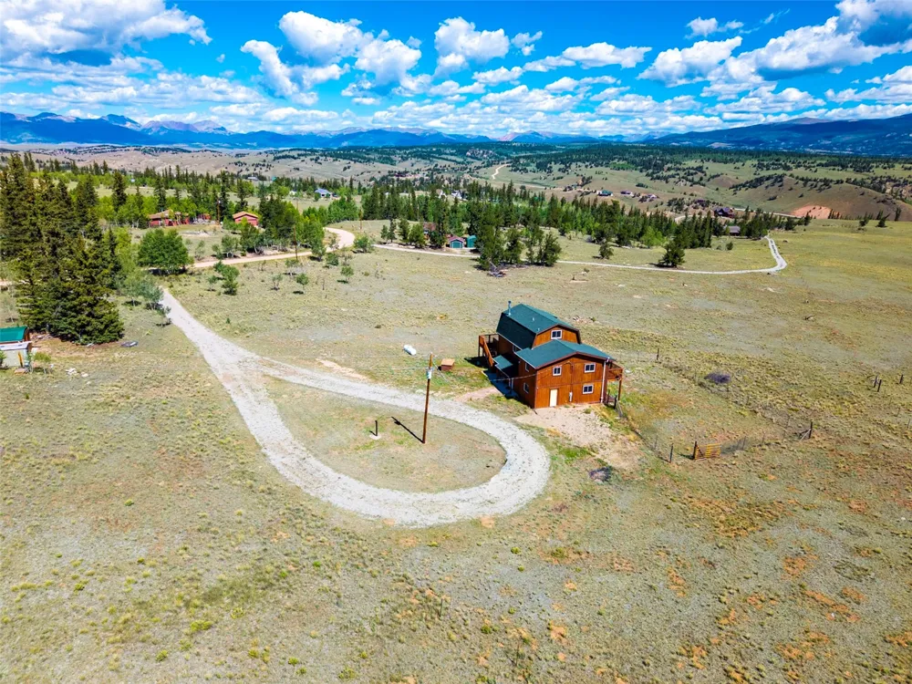 726 CUMBERLAND DRIVE Jefferson, CO 80456