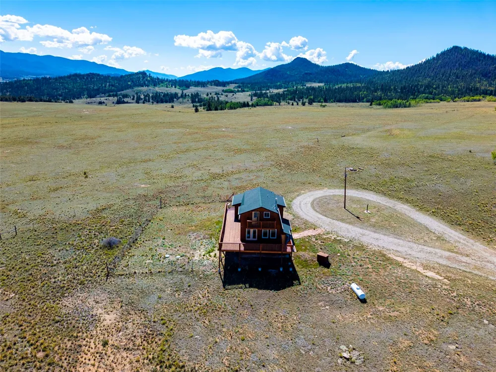 726 CUMBERLAND DRIVE Jefferson, CO 80456