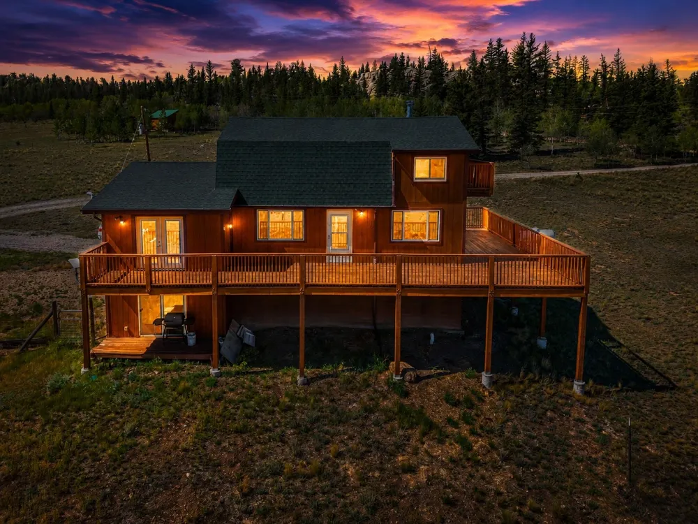 726 CUMBERLAND DRIVE Jefferson, CO 80456
