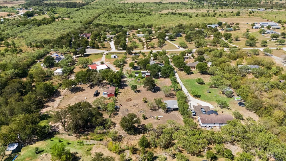 180 Lytton Acres Drive Dale, TX 78616