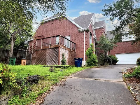 10526 Grand Oak Circle