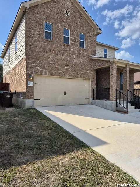 1323 Hawk Ct