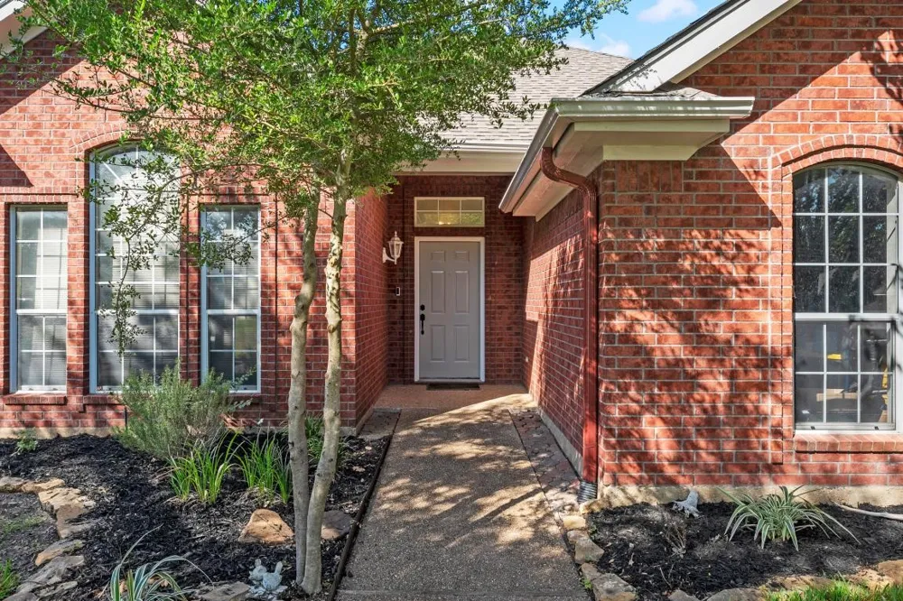 325 Fannin Drive Hewitt, TX 76643