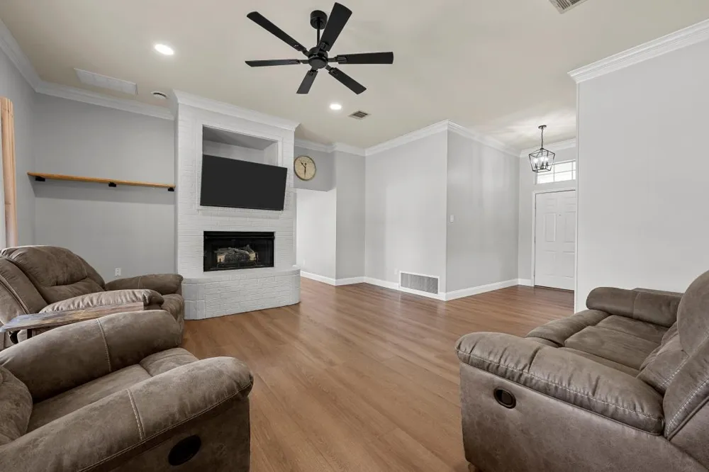 325 Fannin Drive Hewitt, TX 76643