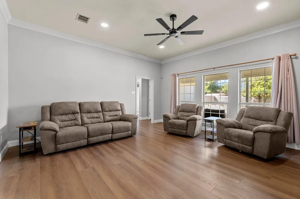 325 Fannin Drive Hewitt, TX 76643