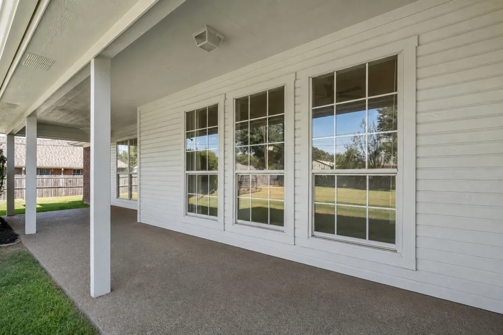 325 Fannin Drive Hewitt, TX 76643