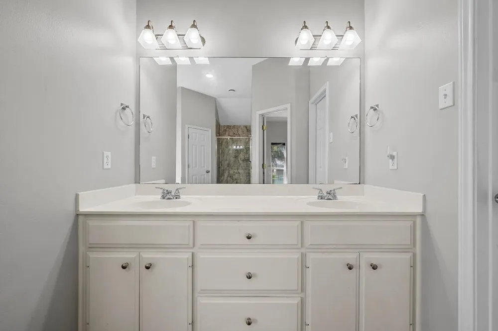 325 Fannin Drive Hewitt, TX 76643