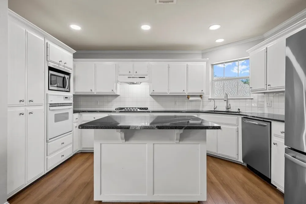 325 Fannin Drive Hewitt, TX 76643