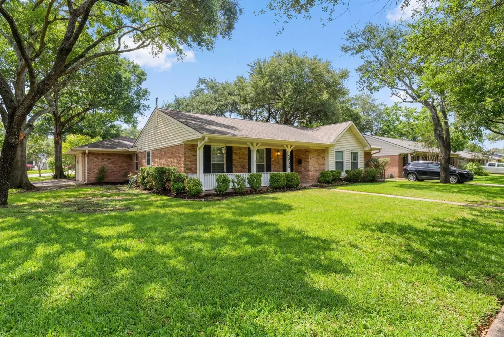 5658 Cartagena Street Houston, TX 77035