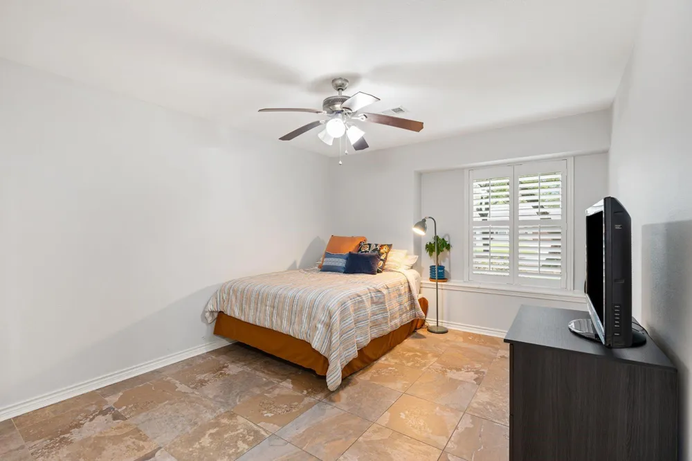 5658 Cartagena Street Houston, TX 77035