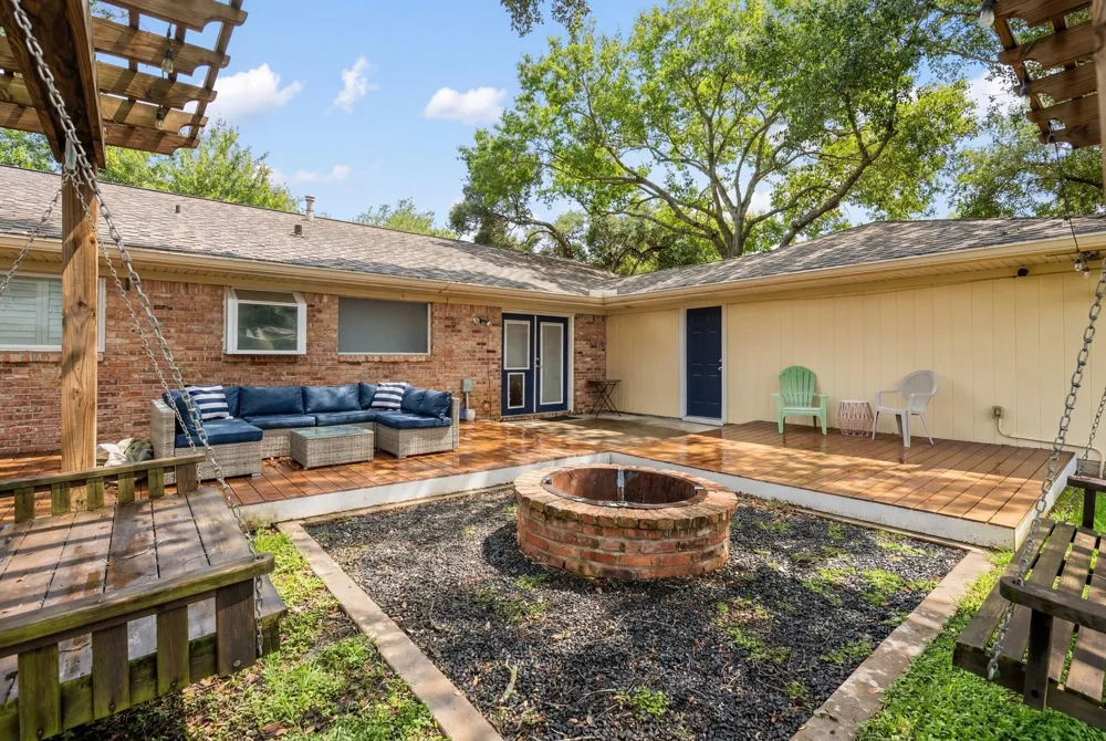 5658 Cartagena Street Houston, TX 77035