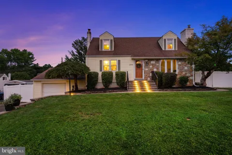289 ROSEWOOD AVENUE