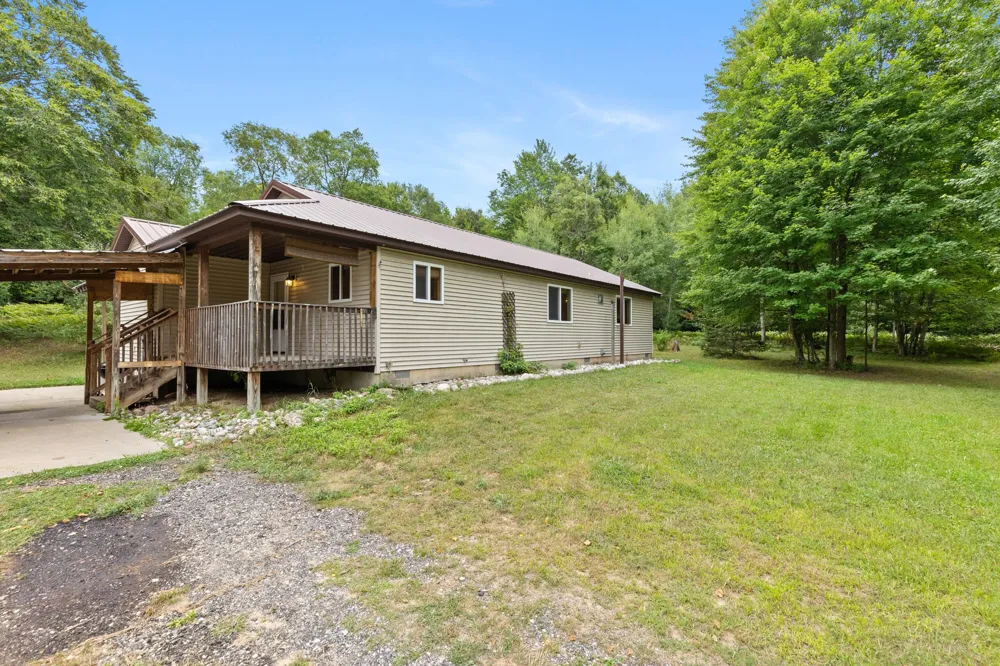 11642 S Woodland Drive Cadillac, MI 49601