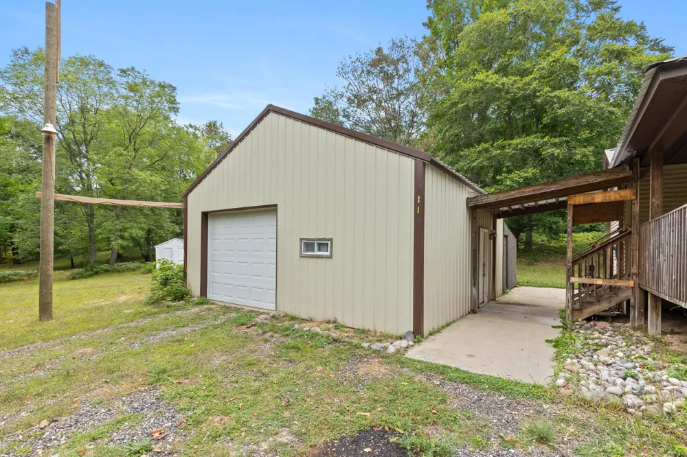 11642 S Woodland Drive Cadillac, MI 49601