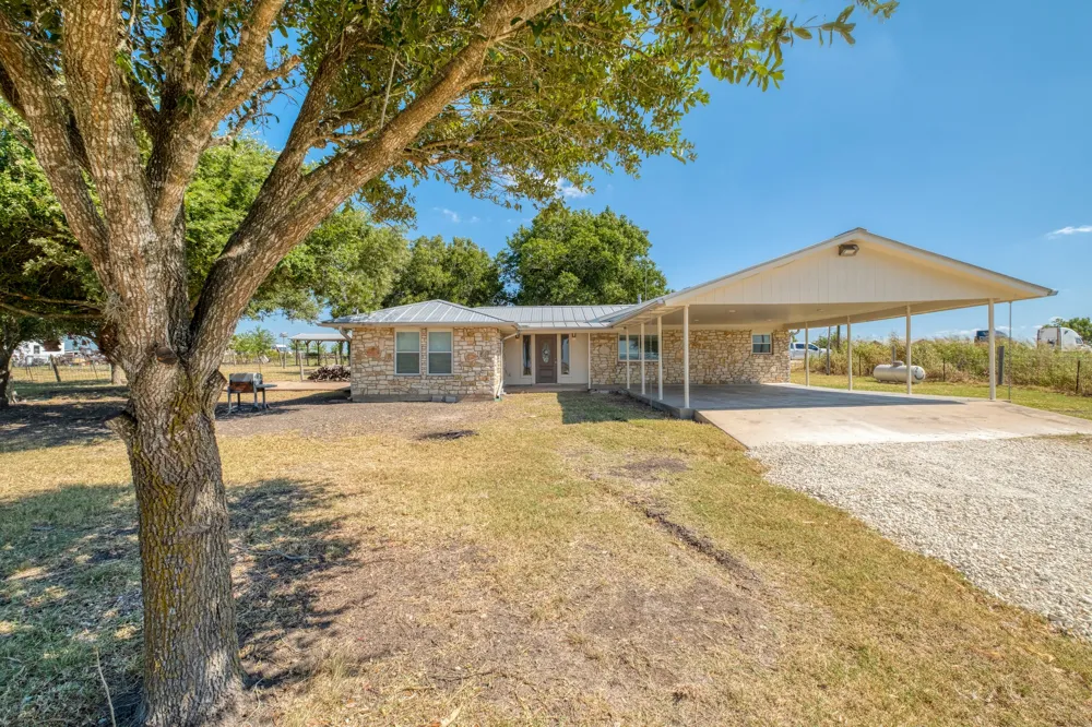20960 Cameron Road Coupland, TX 78615