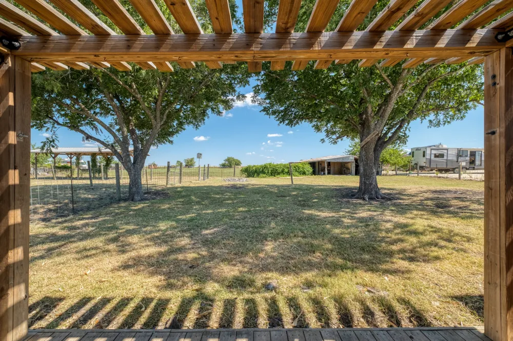 20960 Cameron Road Coupland, TX 78615