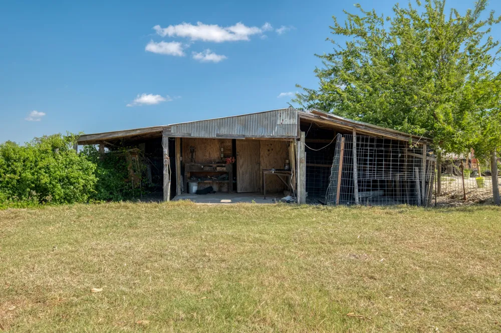 20960 Cameron Road Coupland, TX 78615