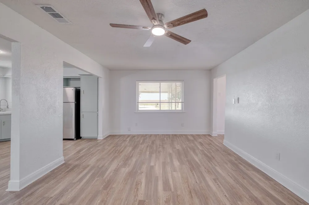 20960 Cameron Road Coupland, TX 78615