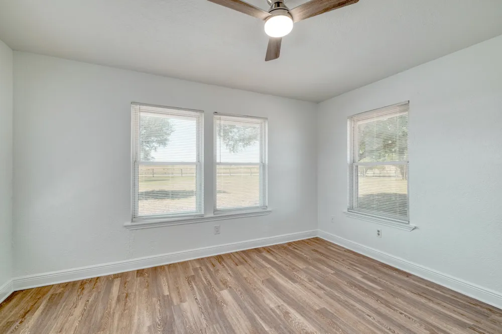 20960 Cameron Road Coupland, TX 78615