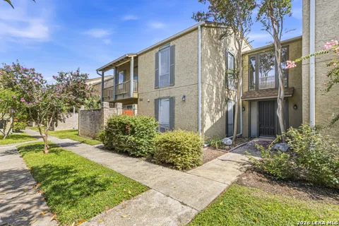 3678 HIDDEN DR #905