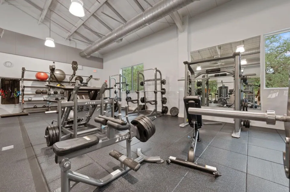 21105 Newport Cove Lago Vista, TX 78645