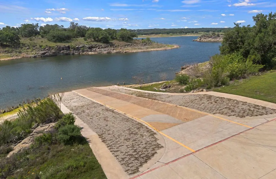 21105 Newport Cove Lago Vista, TX 78645