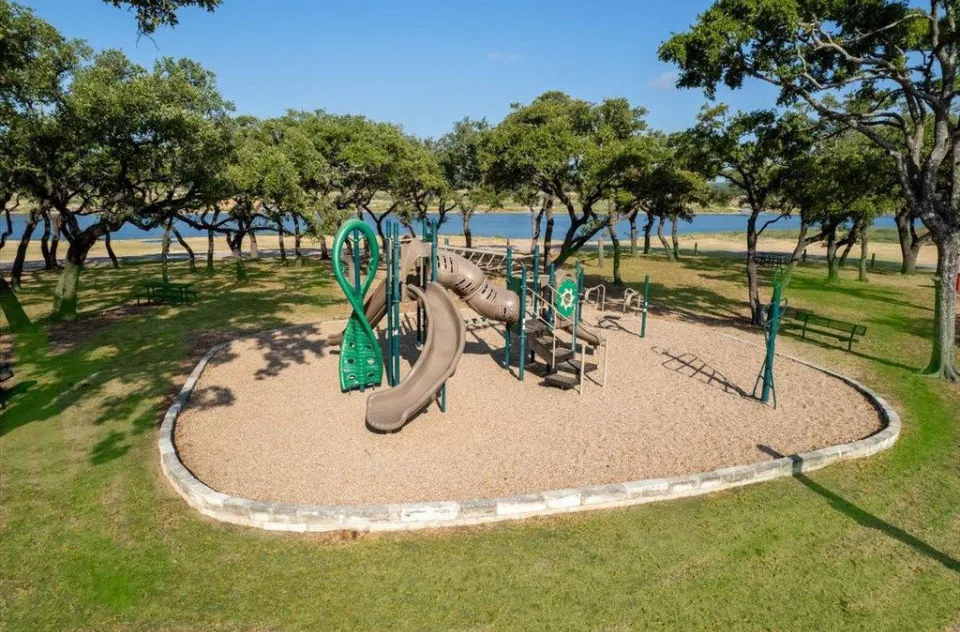 21105 Newport Cove Lago Vista, TX 78645