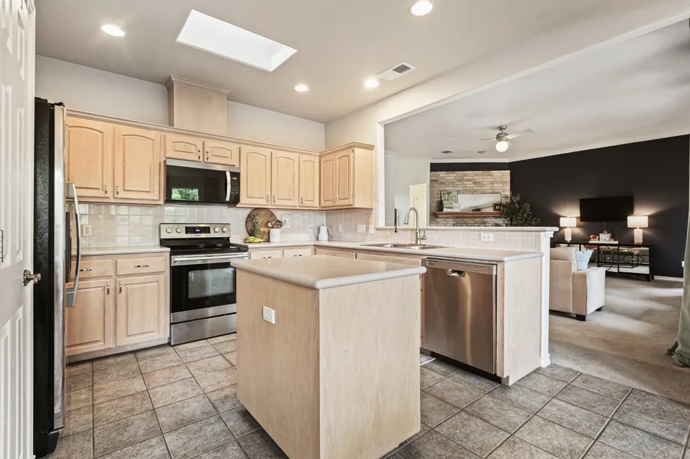 21105 Newport Cove Lago Vista, TX 78645