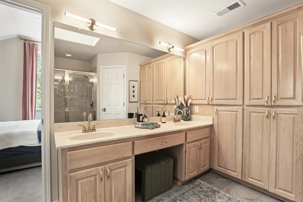 21105 Newport Cove Lago Vista, TX 78645